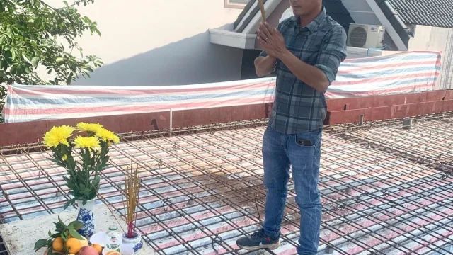 Tìm Hiểu Nghi Lễ Cúng Cất Nóc Khi Đổ Mái Nhà