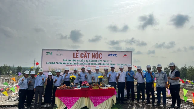 Lễ cất nóc Dầm Sàn Tầng Mái Lô 2-03, Mẫu Nhà LKP2 Dự Án thành phố ASIS gia đoạn 3