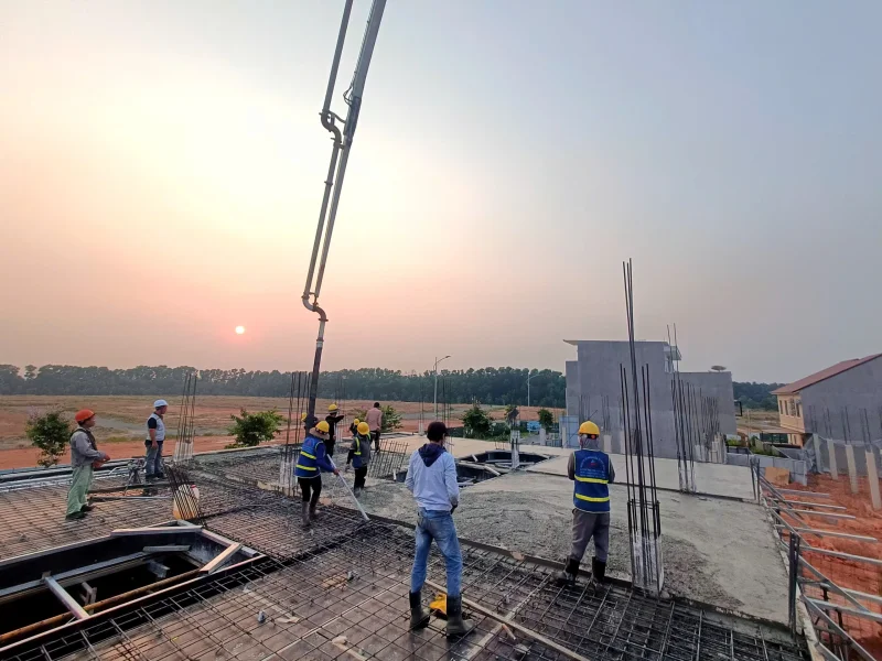 Quy trình và cách kiểm tra độ sụt bê tông trong thi công thực tế