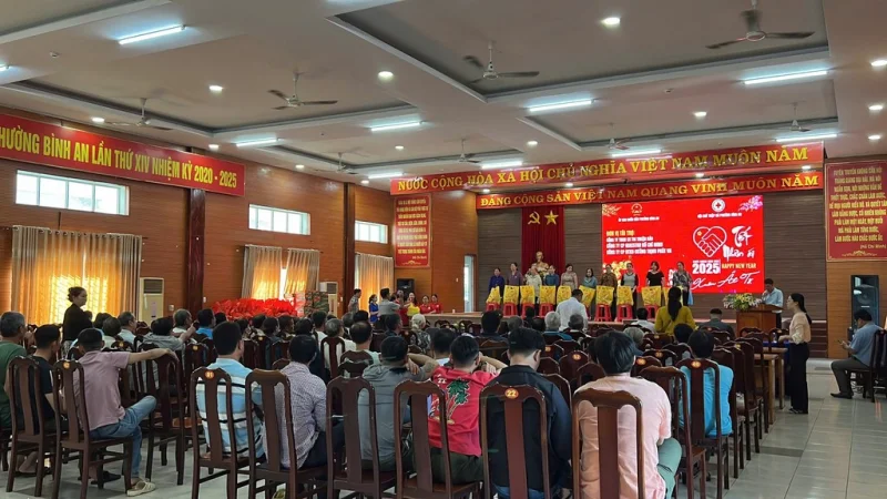 Đồng hành cùng UBND phường Bình An tổ chức trao quà Tết cho các gia đình khó khăn