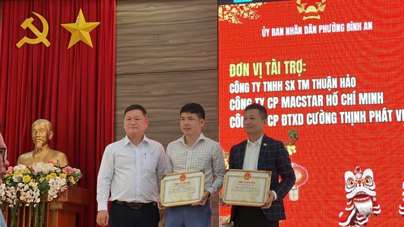 Đồng hành cùng UBND phường Bình An tổ chức trao quà Tết cho các gia đình khó khăn