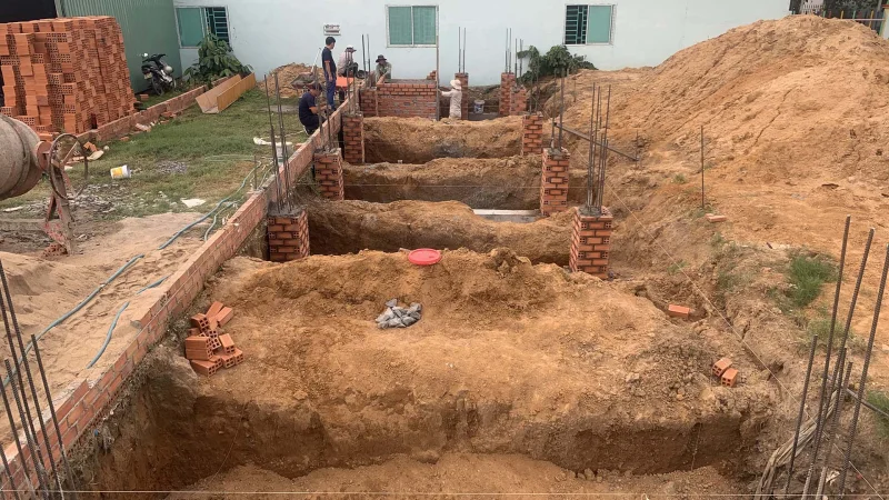 Động thổ khởi công và làm móng công trình nhà phố 3 tầng tại Tân Bình Dĩ An Bình Dương
