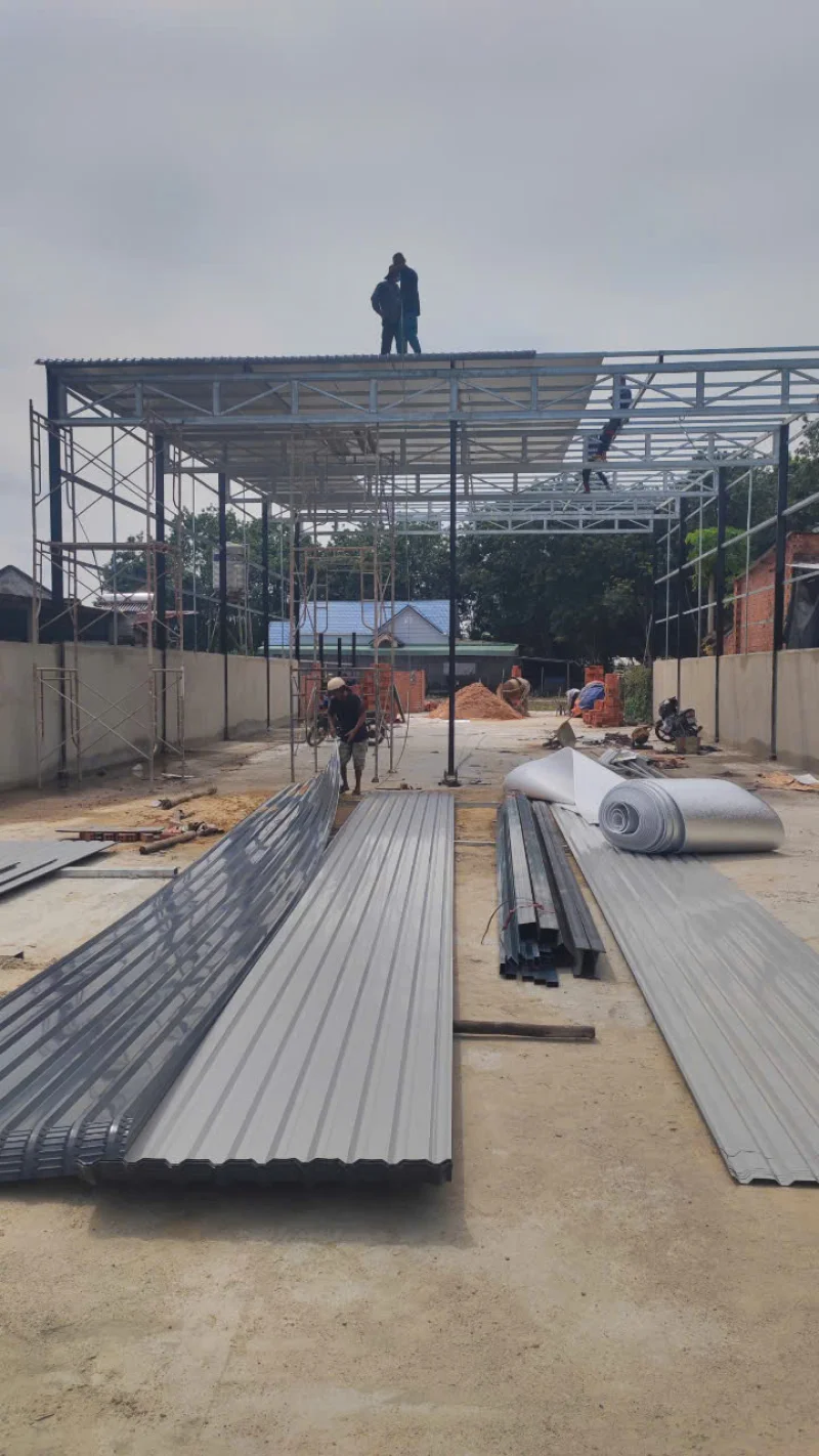 Tiến độ thi công thi công nhà xưởng khung thép mái tôn tại Phú Giáo Bình Dương