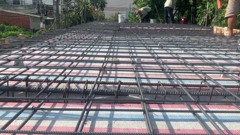 Thi công đổ bê tông sàn nhà phố 2 tầng tại Dĩ An Bình Dương