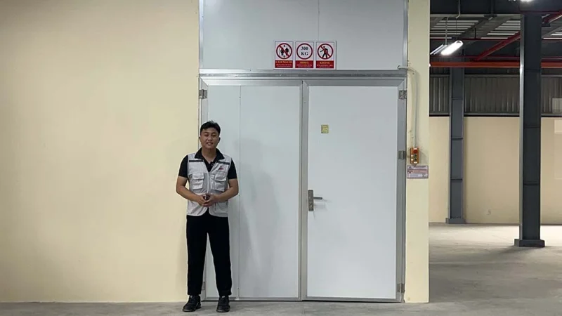 Kinh nghiệm lựa chọn đơn vị thi công thang máy tải hàng công nghiệp cho nhà xưởng