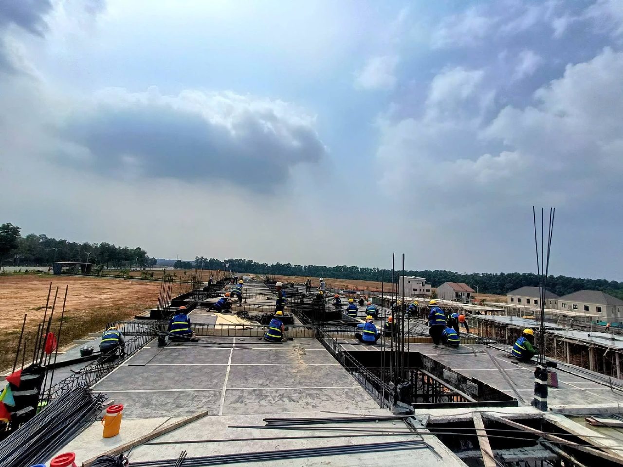 Thi công sàn bê tông nhà xưởng - Cường Thịnh Phát Construction